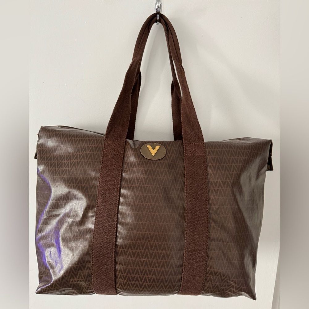 VINTAGE MARIO VALENTINO SOFT PVC MONOGRAM
FOLDABLE WEEKEND TOTE BAG